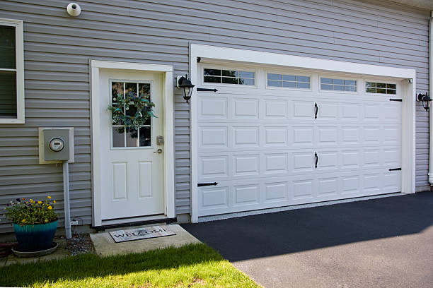 24/7 Emergency Garage Door Panel Replacement experts in North Pole, AK